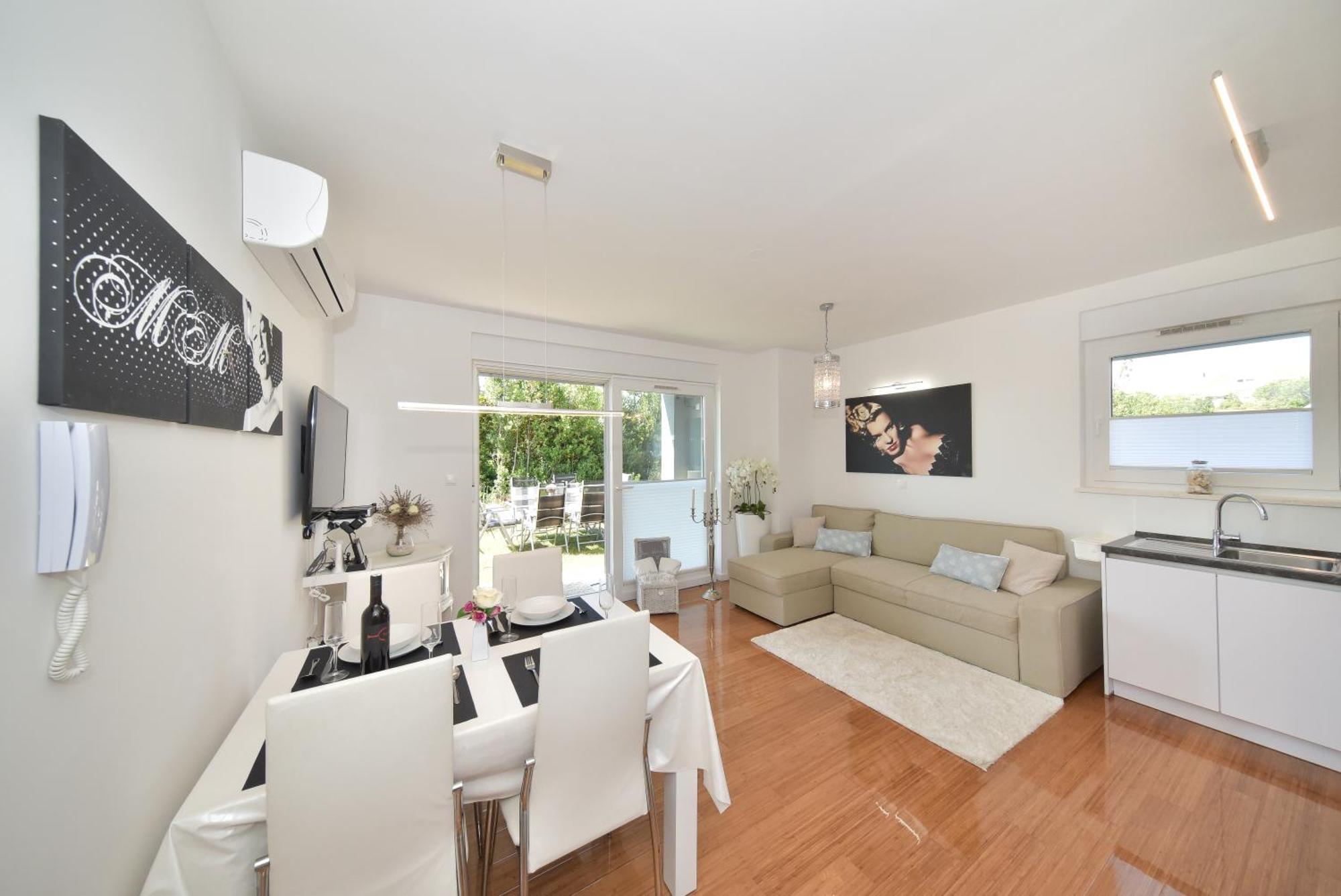 Mm Luxury Apartments Gold & Rubin ザダル 部屋 写真